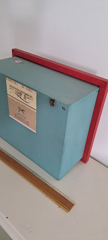Miniature handmade art in box [ART10222]