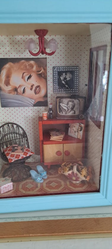 Miniature handmade art in box [ART10225]