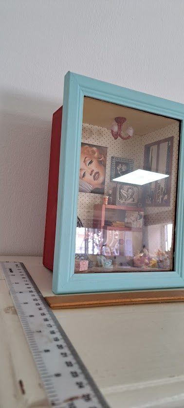 Miniature handmade art in box [ART10225]