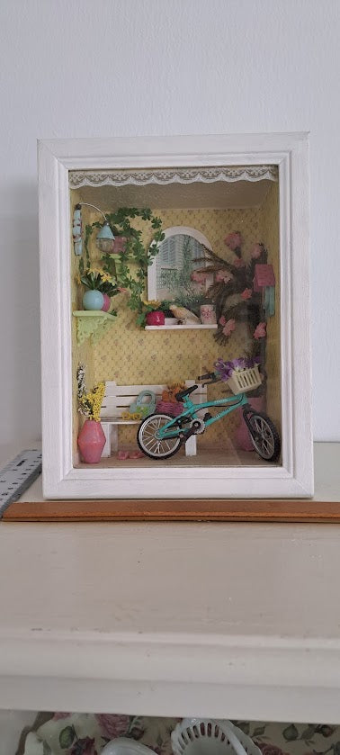 Miniature handmade art in box [ART10226]