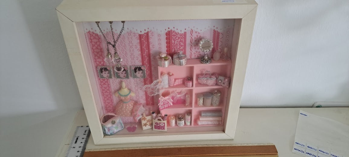 Miniature handmade art in box [ART10227]