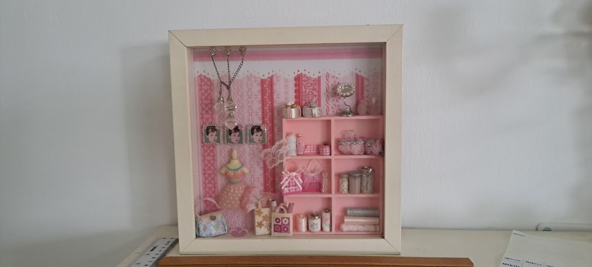 Miniature handmade art in box [ART10227]