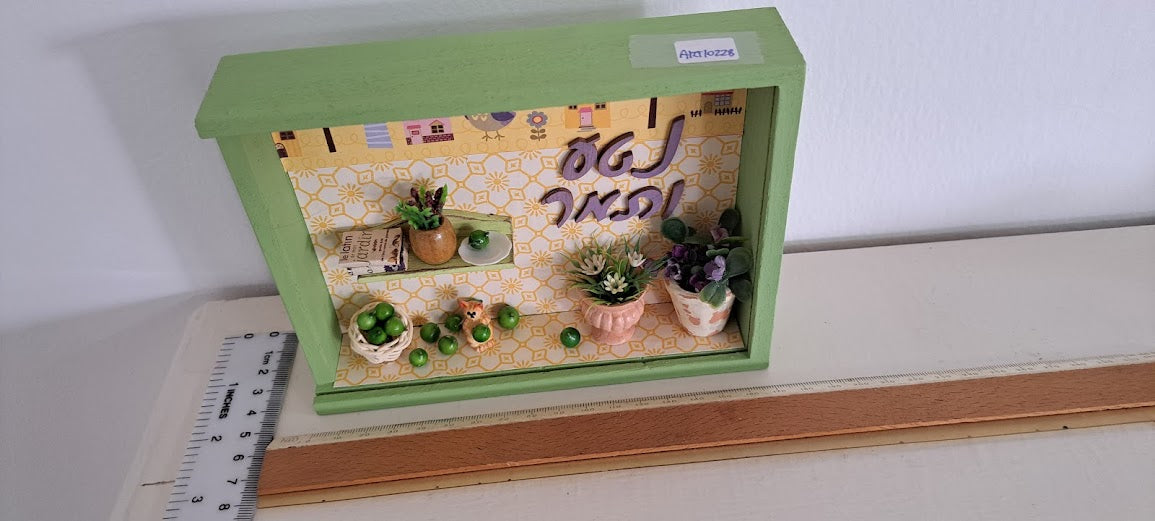Miniature handmade art in box [ART10228]