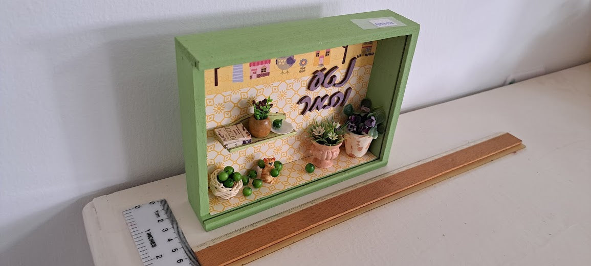 Miniature handmade art in box [ART10228]