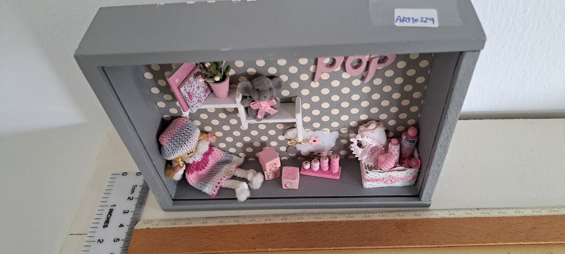 Miniature handmade art in box [ART10229]