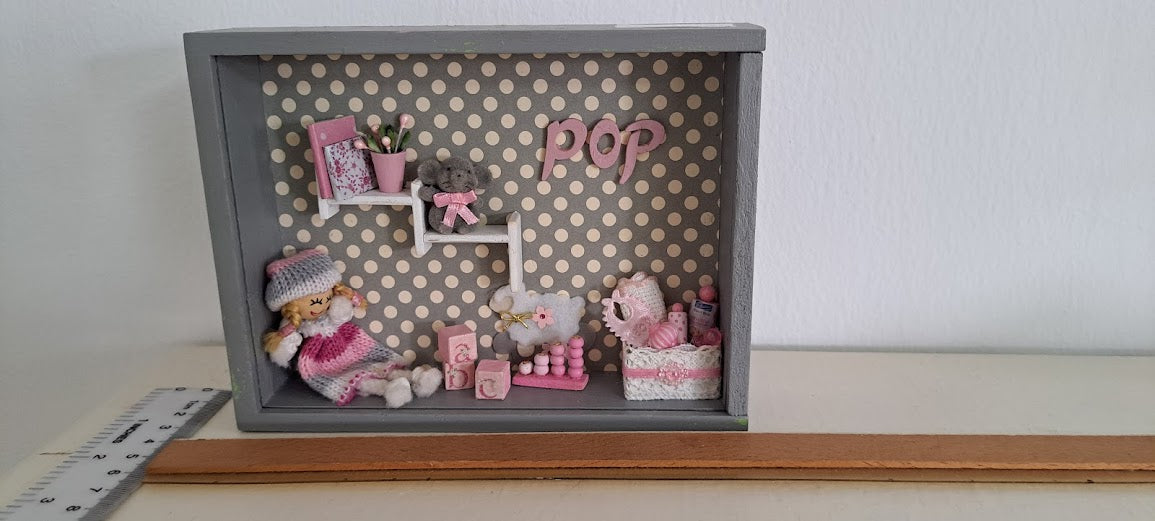 Miniature handmade art in box [ART10229]
