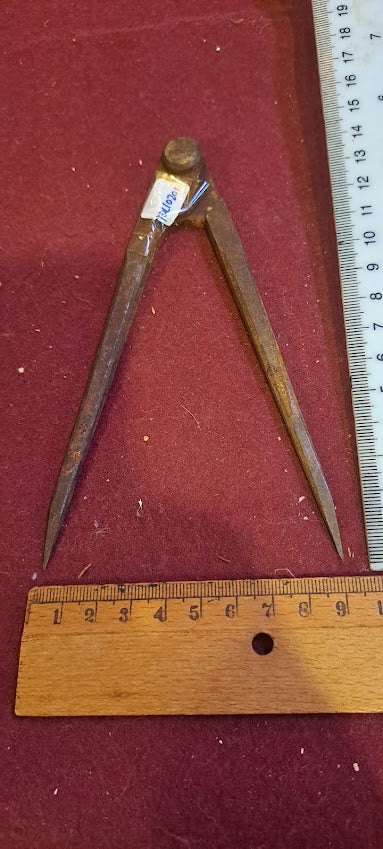 Antique iron caliper [TOL10201]