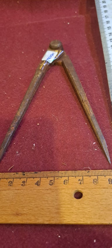 Antique iron caliper [TOL10201]