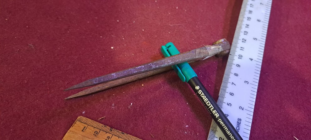 Antique iron caliper [TOL10201]