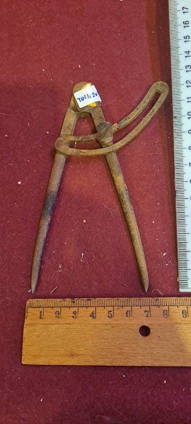 Antique iron caliper [TO10203]