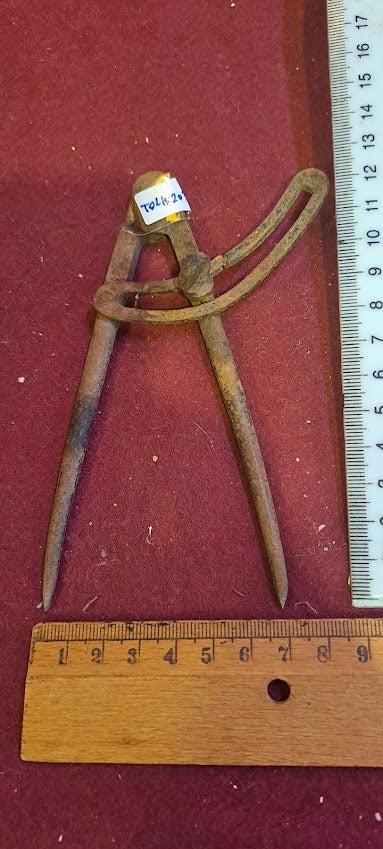 Antique iron caliper [TO10203]
