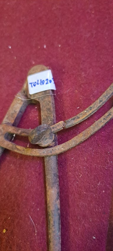 Antique iron caliper [TO10203]