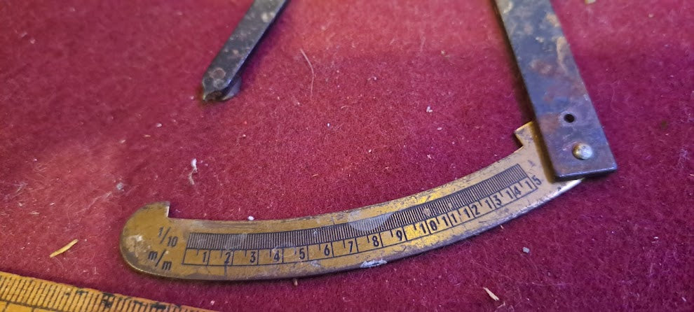 Antique Iron Caliper Micrometer [TOL10207]