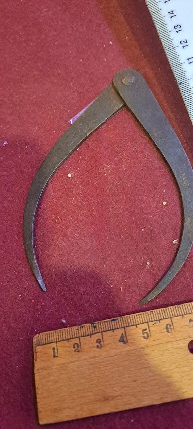 Antique iron caliper [TOL10209]