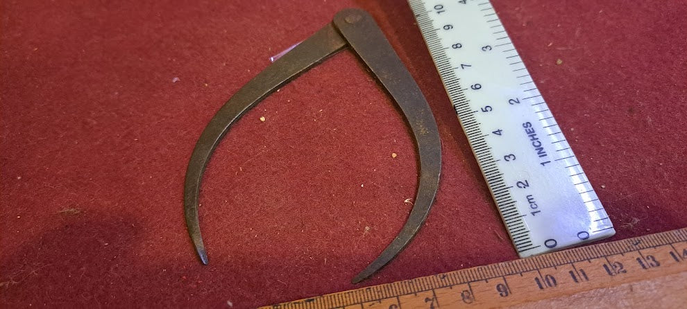 Antique iron caliper [TOL10209]
