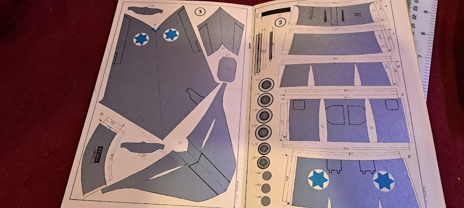 Old Cardboard Airplane Model for Assembly - Mister4 [BOK10317]