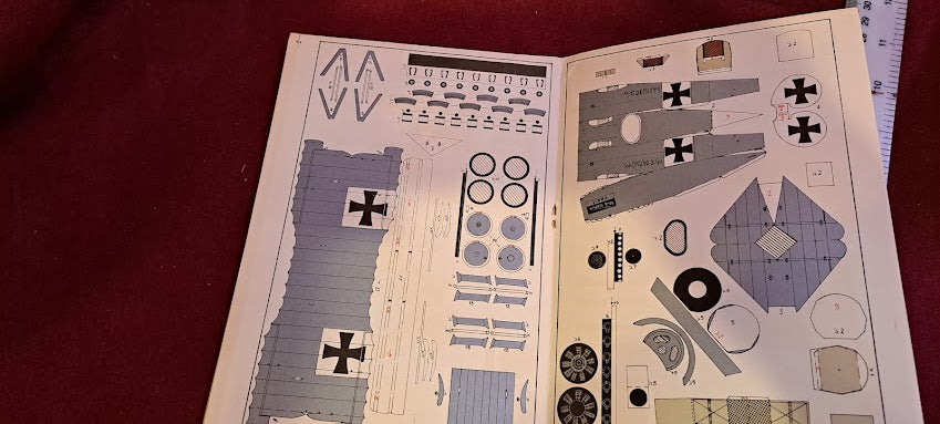Old Cardboard Airplane Model for Assembly - Pokker [BOK10319]