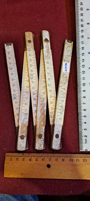 Vintage wood folding meter [TOL10212]