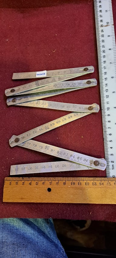 Vintage metal folding meter [TOL10213]
