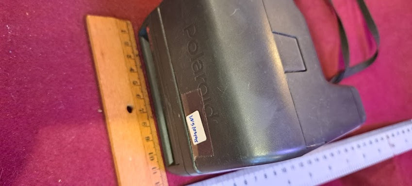 Vintage Polaroid camera Closeup 636 [INS10445]
