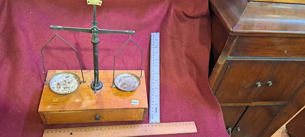 Antique Delicate Libra Weight with wood box [INS10452]