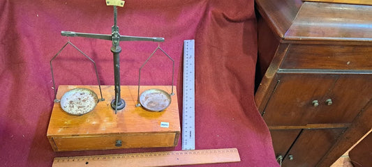 Antique Delicate Libra Weight with wood box [INS10452]