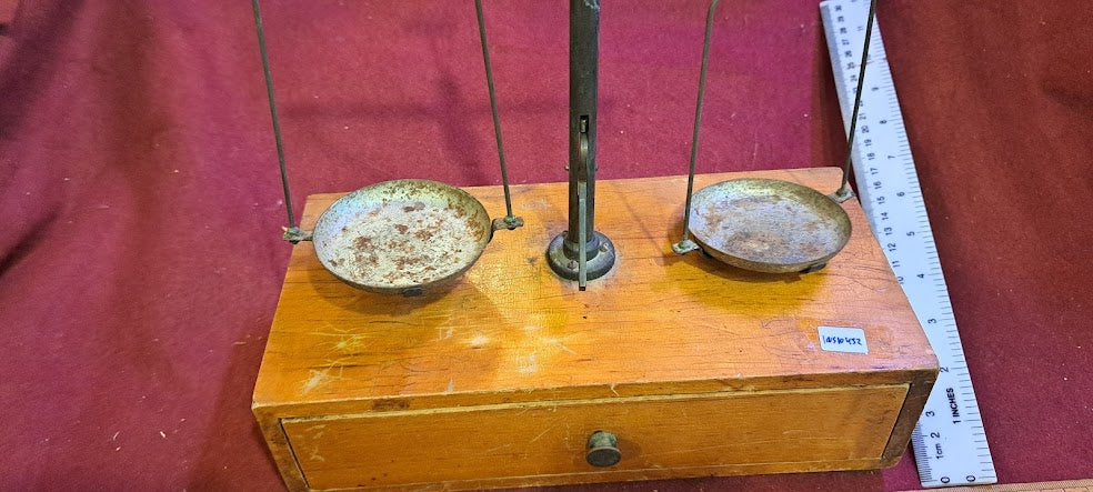 Antique Delicate Libra Weight with wood box [INS10452]