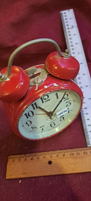 Old mechanical desk clock [CLK10159]
