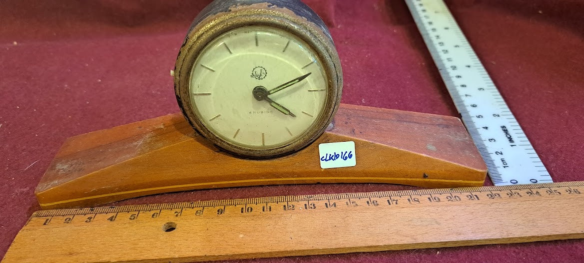 Old mechanical desk clock [CLK10166]
