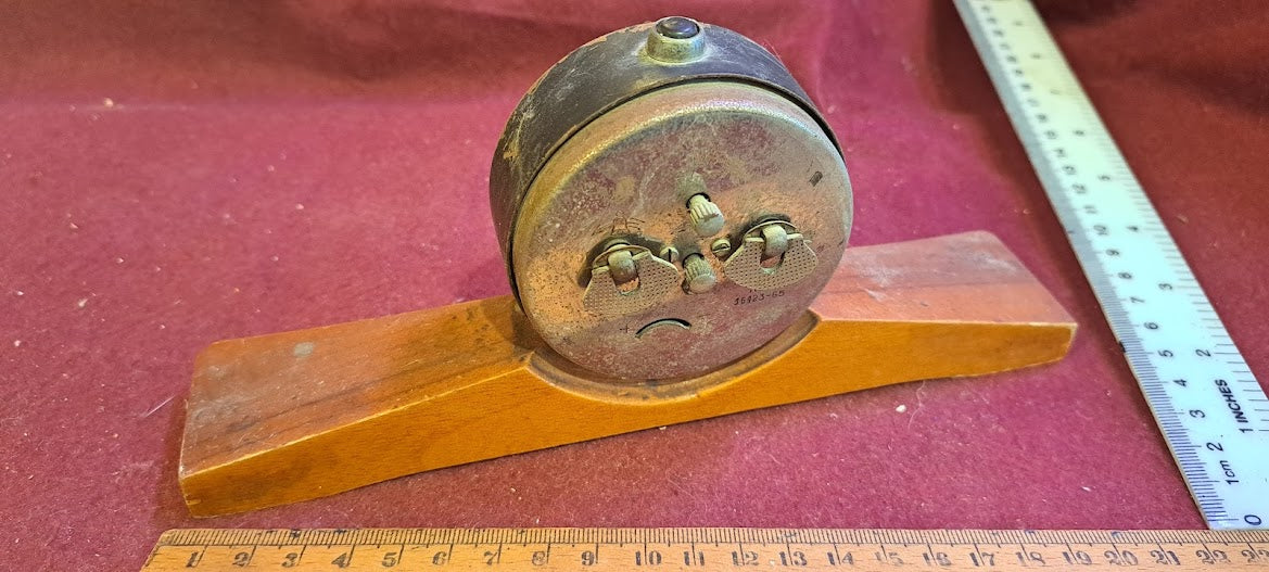 Old mechanical desk clock [CLK10166]
