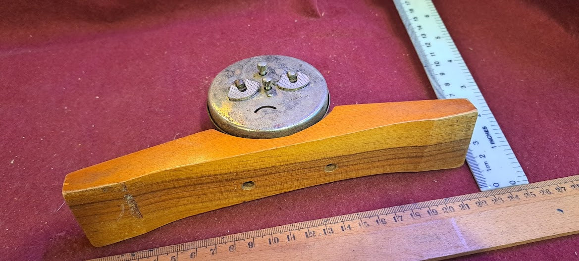 Old mechanical desk clock [CLK10166]