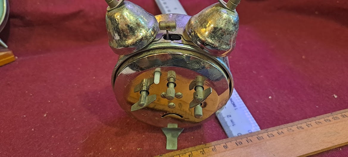 Old mechanical desk clock [CLK10169]