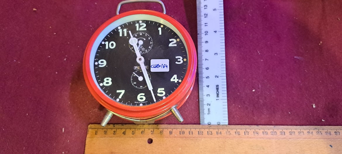 Old mechanical desk clock [CLK10164]