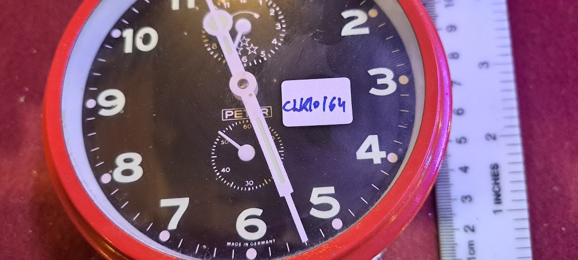 Old mechanical desk clock [CLK10164]