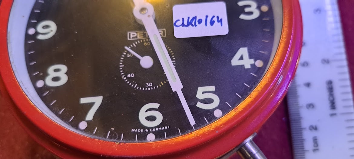 Old mechanical desk clock [CLK10164]