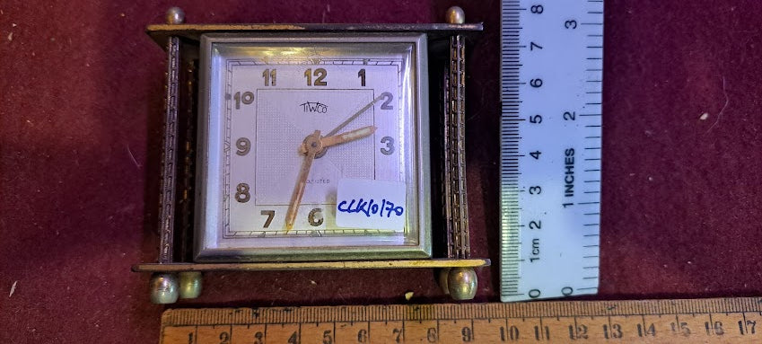 Old mechanical desk clock [CLK10170]