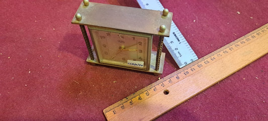 Old mechanical desk clock [CLK10170]