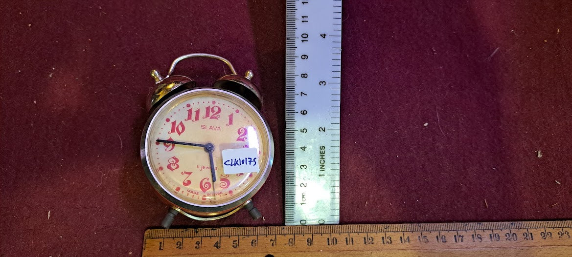 Old mechanical desk clock [CLK10175]