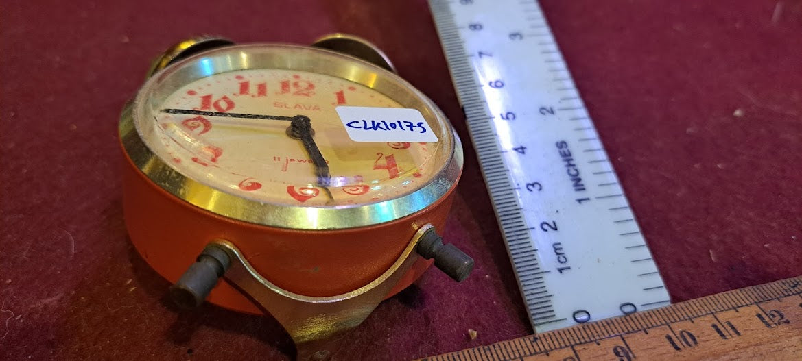 Old mechanical desk clock [CLK10175]