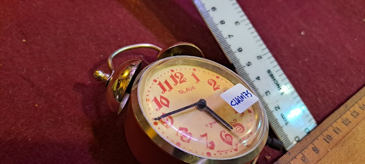 Old mechanical desk clock [CLK10175]