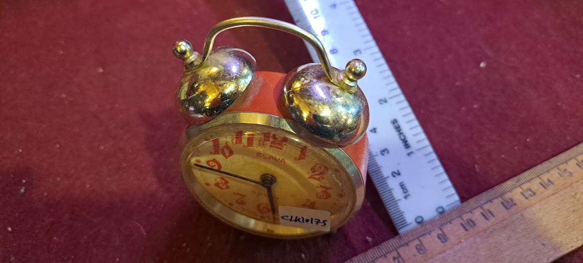 Old mechanical desk clock [CLK10175]