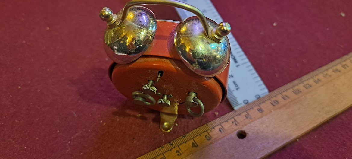 Old mechanical desk clock [CLK10175]