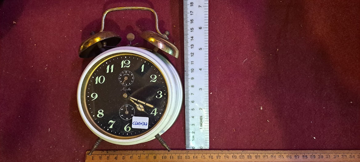 Old mechanical desk clock [CLK10177]