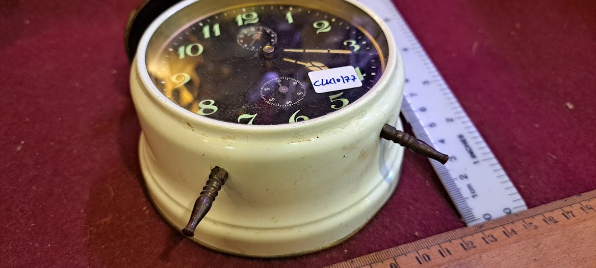 Old mechanical desk clock [CLK10177]