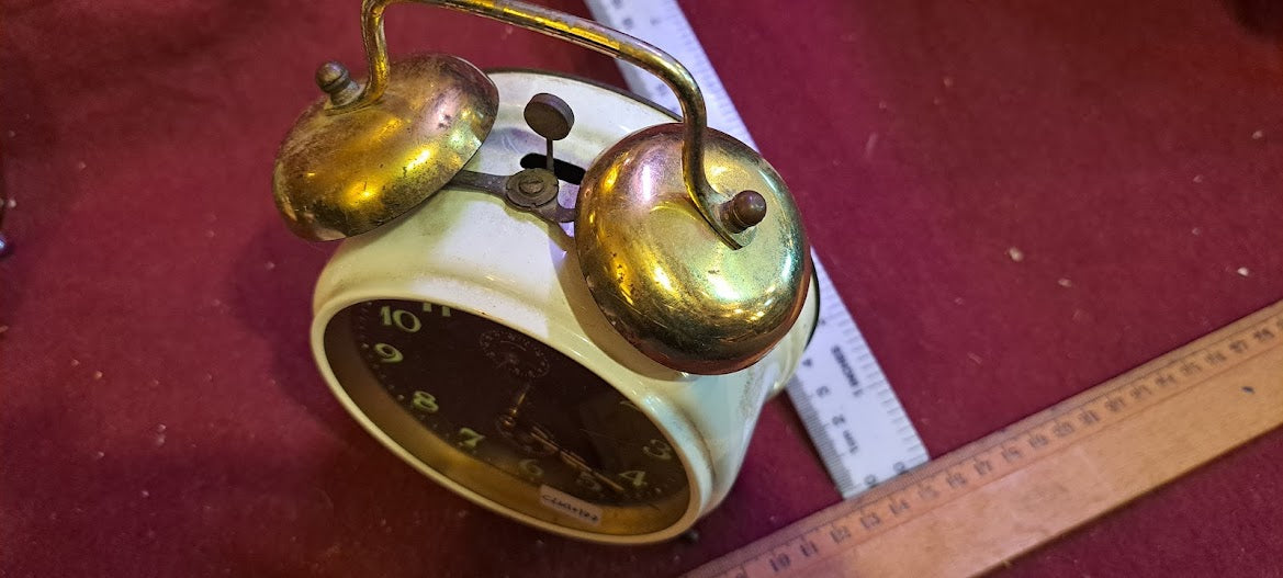 Old mechanical desk clock [CLK10177]