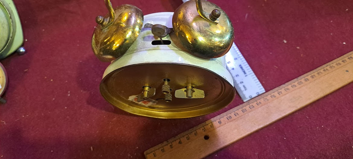 Old mechanical desk clock [CLK10177]