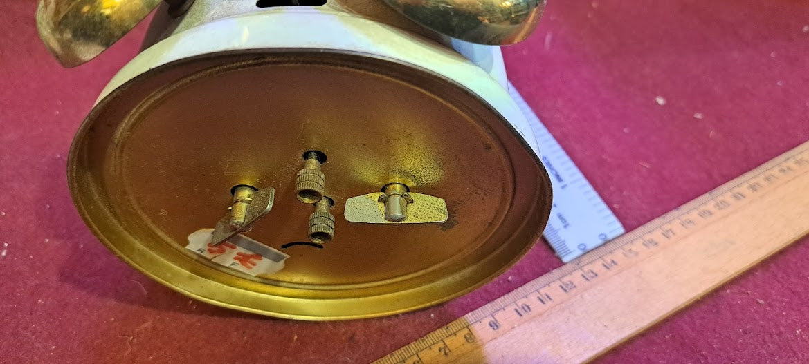 Old mechanical desk clock [CLK10177]