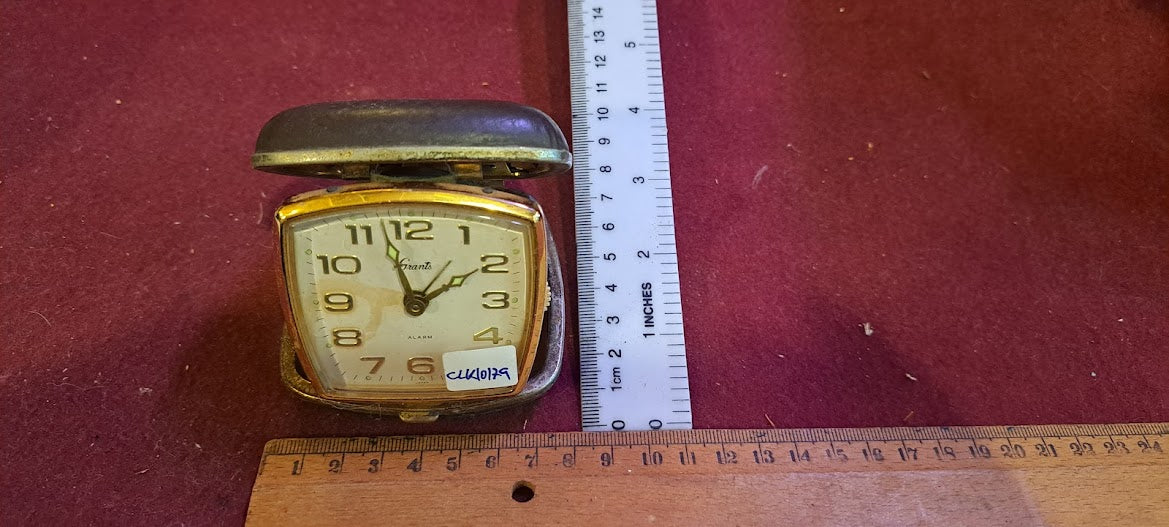 Vintage mechanical traveling clock [CLK10179]