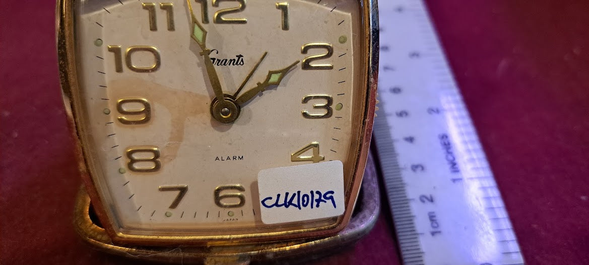 Vintage mechanical traveling clock [CLK10179]