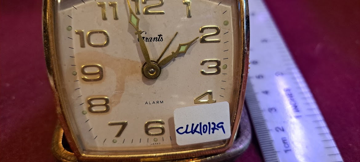 Vintage mechanical traveling clock [CLK10179]